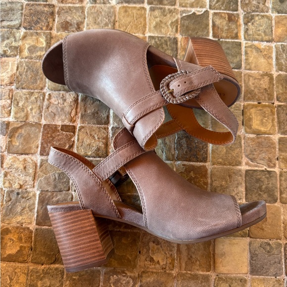 Lucky Brand Shoes - Lucky brand Elegant Brown Leather Women's Sandals
